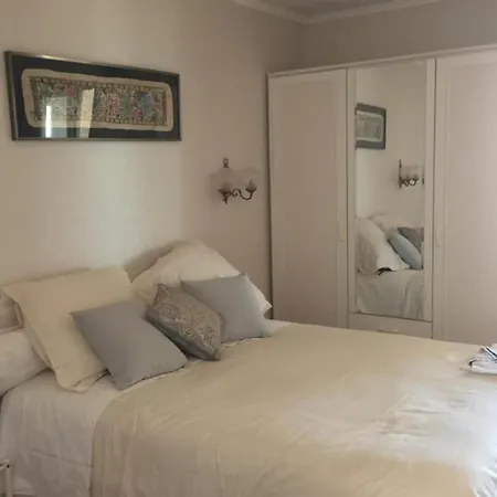 120m With Balcony Near The Apartament