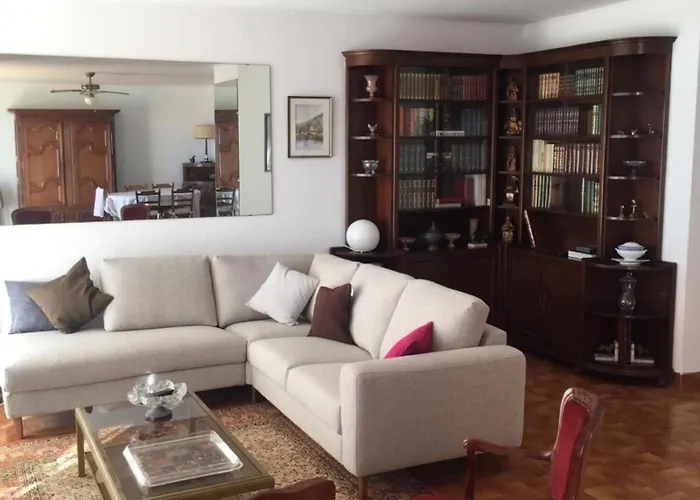 Apartament Elegant 120m With Balcony Near The
